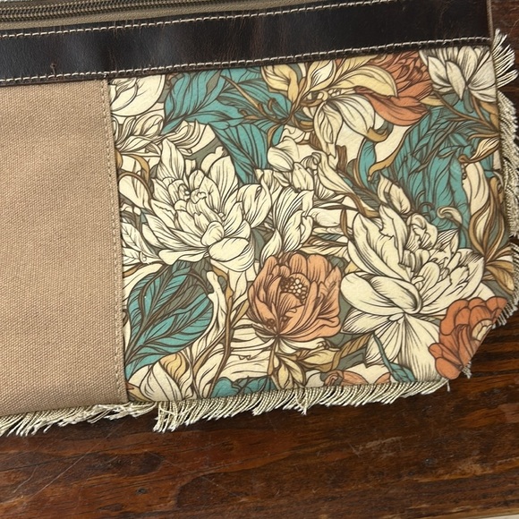 Floral Patchwork and Cowhide Crossbody - Sixtease - Picture 4 of 10